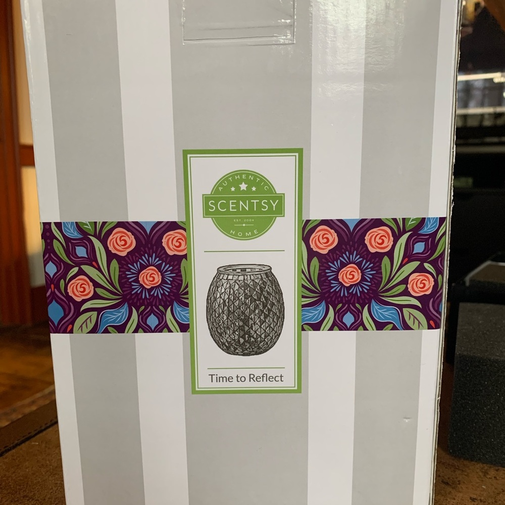Scentsy wax warmer